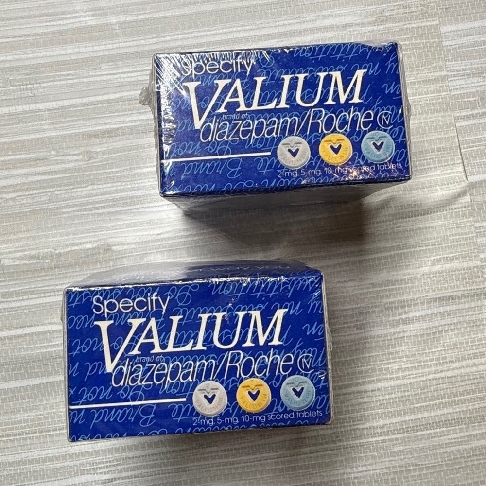Roche‎ Vintage Pharmaceutical Advertising Memo Pads Sealed NOS Lot of 2